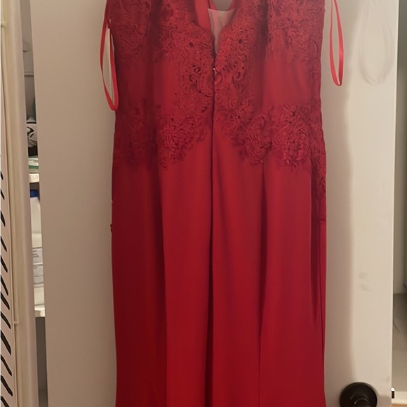 Brand New, Never Work and stunning red gown with lace appliqué! - Picture 3 of 7